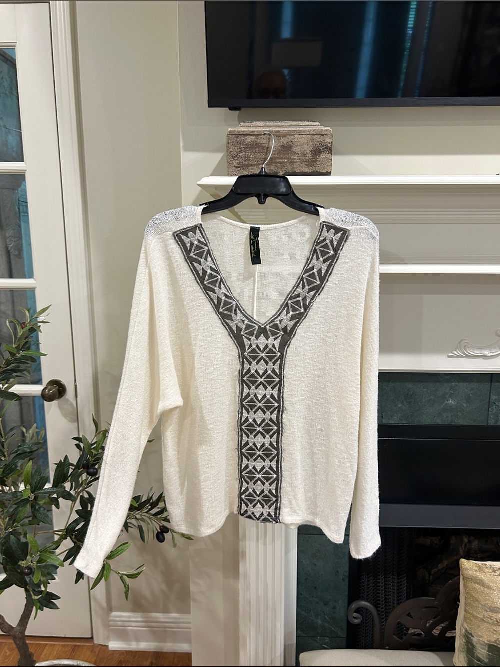 Franann with an attitude - Cream Knit Top with Gray Trim